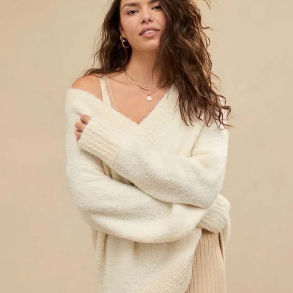 Aerie Teddy Boucle V Neck Sweater Cream Ivory Small